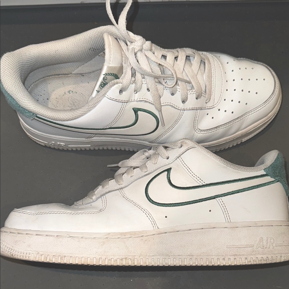 Nike AF1 M 10.5 Nike Air Force 1 '07 LV8 AF1 Summit White Green Casual